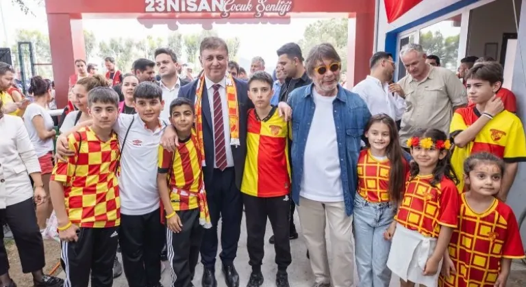 İzmir Büyükşehir Belediye Başkanı Dr. Cemil Tugay Göztepe Minik Sporcularıyla Buluştu