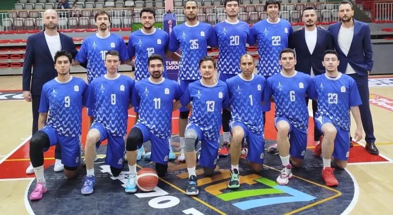 İzmir Büyükşehir Belediyesi Celal Atik Spor Salonu'nda Spor Şöleni ve Heyecan