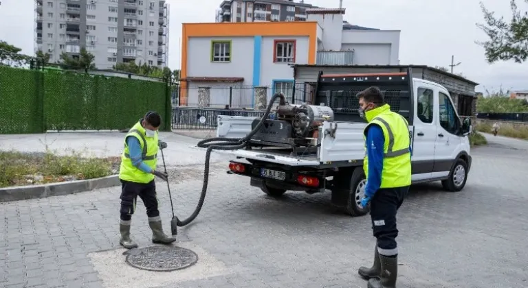 İzmir Büyükşehir Belediyesi Sivrisinek ve Haşerelere Yıl Boyunca Mücadele Ediyor