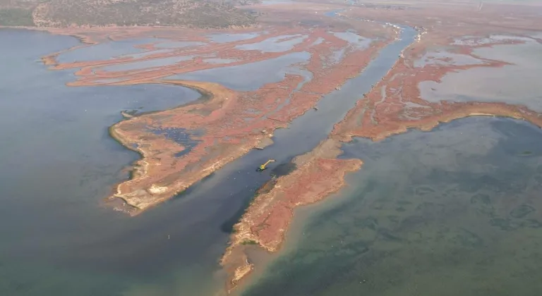 İzmir Gediz Nehri’nde Temizlik Çalışmalarını Sürdürüyor!