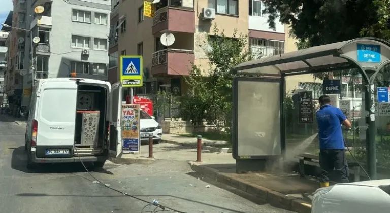 İzmir Karabağlar’da gece gündüz temizlik seferberliği