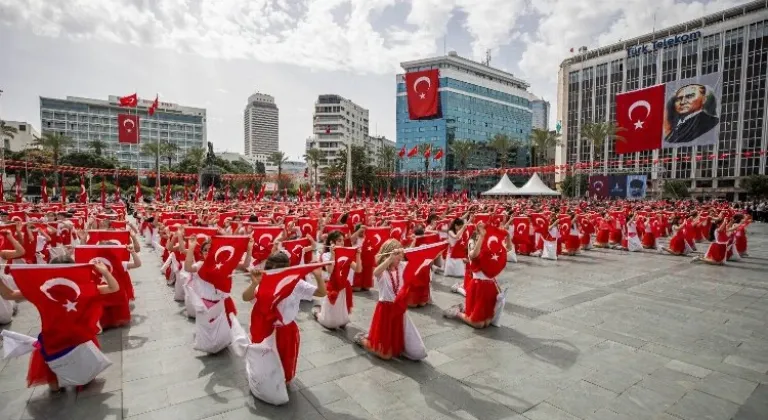 İzmir'de 23 Nisan Bayramı Coşkusu Etkinliklerle Taçlanıyor