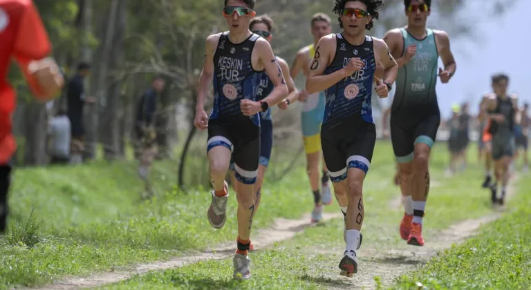 İzmir'de Başkan Tugay'dan Triatlon Müjdesi: Sporun Yükselen Yıldızı!