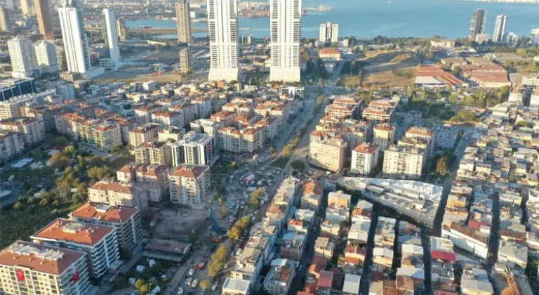 İzmir'de kaç bina deprem riskinde?