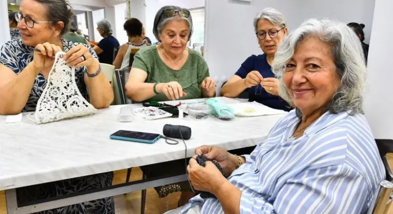 İzmir'de Sağlıklı Yaş Alma ve Alzheimer-Demans Merkezi: Gençleşmek İçin Buluşma Noktası