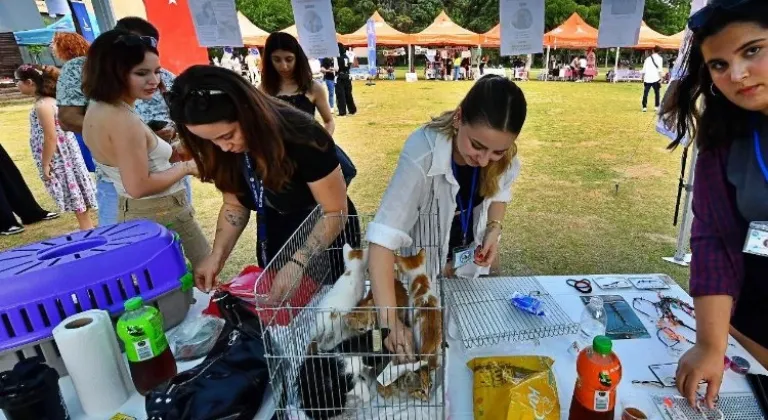 İzmir'de 'sahiplendirme' şenliği