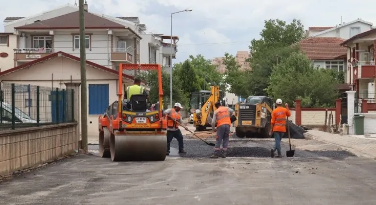 İzmit Belediyesi Modern Yollar İçin Çalışmalarını Sürdürüyor