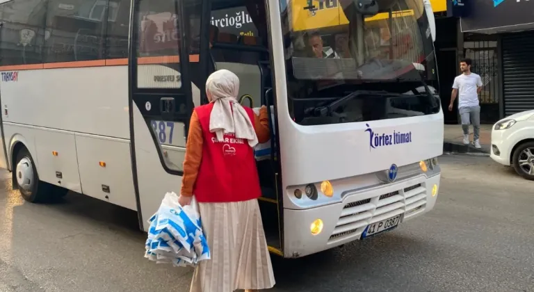 İzmit Belediyesinden emekçilere ’Hayırlı İşler’ ziyaretleri