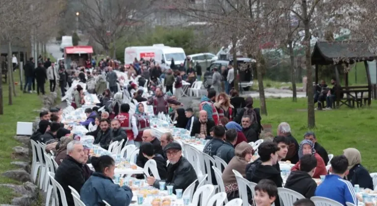 İzmit Belediyesinden Muhteşem Girişim: Halk İftarlarıyla Dayanışma!