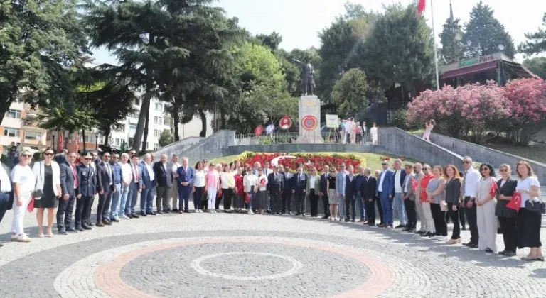 İzmit’in Kurtuluşunun 103. Yıl Dönümü Etkinlikleri Başladı! Başkan Hürriyet, Törende Anlamlı Sözler Sarf Etti