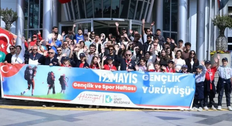 İzmitli gençler, 19 Mayıs Gençlik Yürüyüşünde buluştu