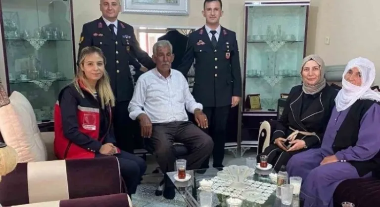 Jandarma, şehit ailelerini unutmadı