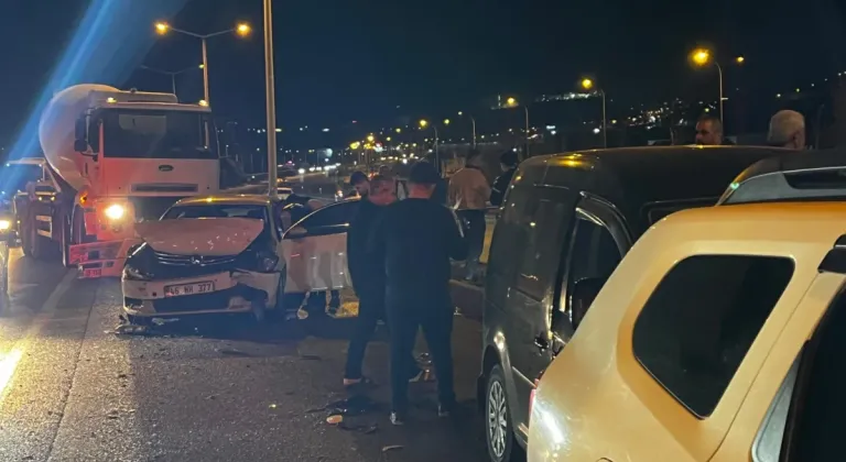 Kahramanmaraş'ta zincirleme trafik kazası! 4 araç hasar gördü