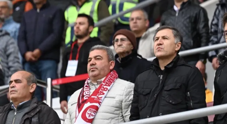 Karamanspor'a Başkan Yeşildaş'tan destek