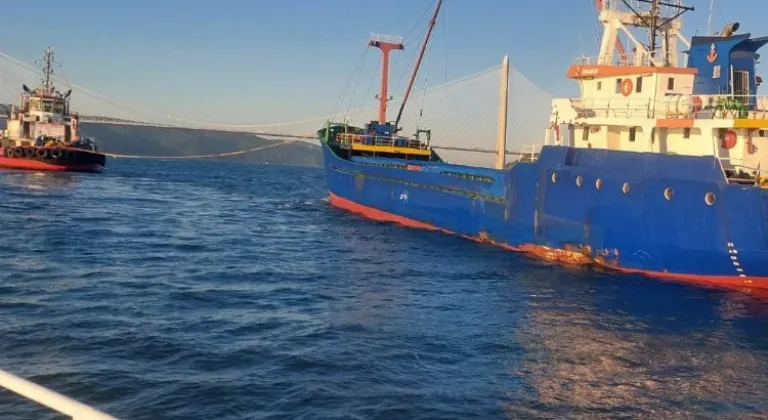 Kargo gemisi dümen arızası yaptı... Boğaz trafiği çift yönlü askıya alındı