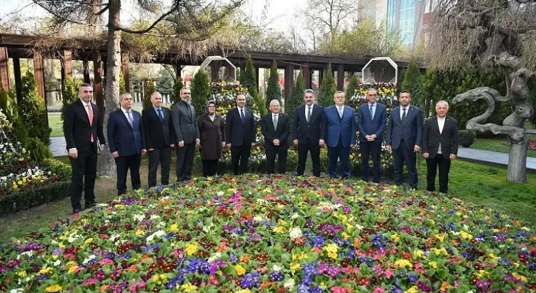 Kayseri Büyükşehir Belediye Başkanı ve Sanayi Bakanı Kayseri'yi Ziyaret Etti