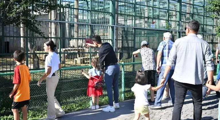 Kayseri Büyükşehir Belediyesi Hayvanat Bahçesi Ziyaretçi Akınına Uğradı!