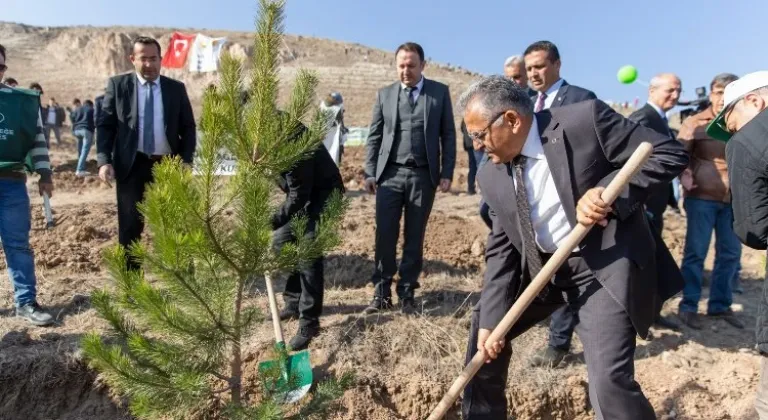 Kayseri Büyükşehir Belediyesi ve Bakanlık İş Birliğinde Erciyes'te Ağaçlandırma Töreni Düzenleniyor