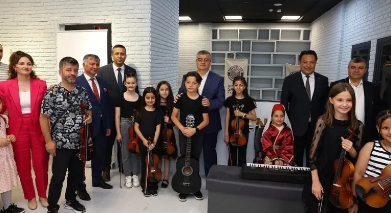 Kayseri Büyükşehir Sanat Galerisi’nde engelleri aşan sergi 