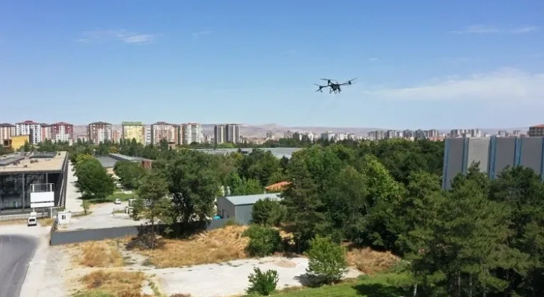 Kayseri Kocasinan'da Drone ile Gerçekleştirilen Kapsamlı İlaçlama Çalışmaları