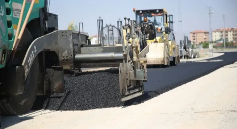 Kayseri Melikgazi’den Yeni Asfalt Çalışmalarıyla Yol Kalitesi Artıyor