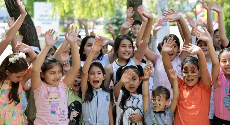 Kayseri Talas'ın Oyun ve Okuma Parkları Çocuklara Yepyeni Keyifler Sunuyor