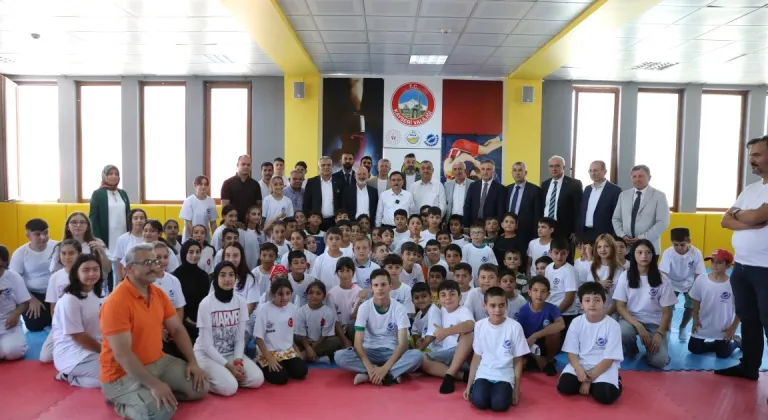 Kayseri'de 38'inci ERVA Spor Kulübü Açıldı: Vali Çiçek ve Protokol, Açılışta Bir Araya Geldi