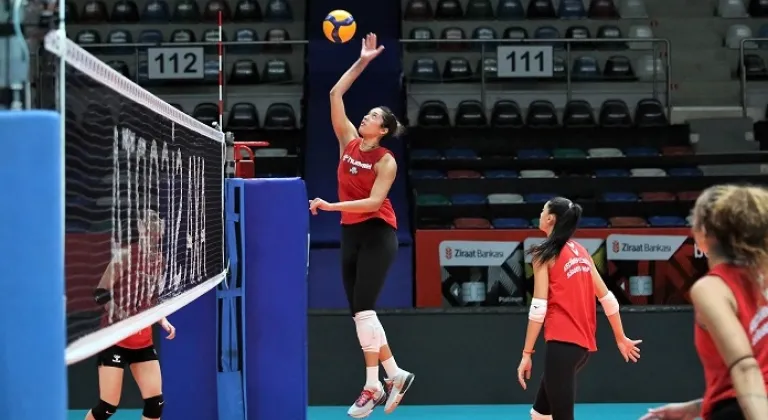 Keçiörenli kadın voleybolcular Bursa'dan galibiyetle döndü