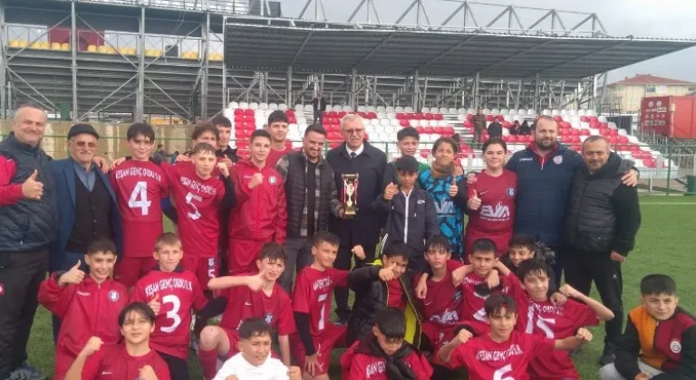 Keşan Genç Ordu U13'te Zirvede! Namağlup Şampiyon Oldular