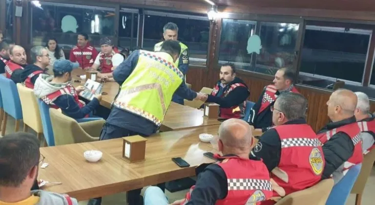 Keşan'da Motosikletçilere Trafik Eğitimi Semineri Verildi