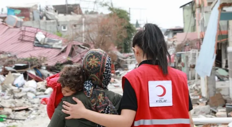 Kızılay, Yetim Çocuklara Düzenli Nakdi Destek Sağlıyor