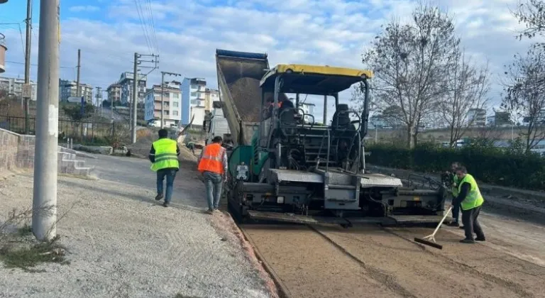 Kocaeli Büyükşehir Belediyesi, Çayırova Millet Bahçesi Çevre Yollarına Asfalt Döküyor