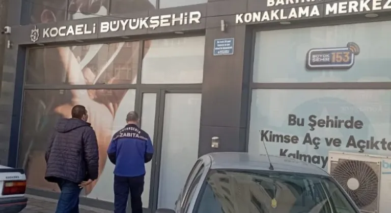 Kocaeli Büyükşehir Zabıtası, Gebze'de Evsiz Vatandaşlara Yardım Etti