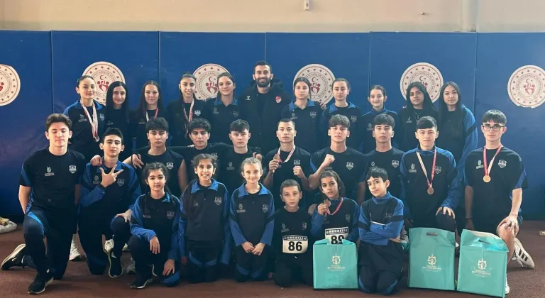 Kocaeli Çayırova Belediyesi Eğitim Spor Kulübü Sporcuları Atletizmde 19 Madalya Kazandı