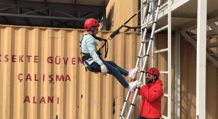 Kocaeli İtfaiyesi, Sakarya Orman İşletme Personeline Yüksekte Güvenli Çalışma Eğitimi Verdi