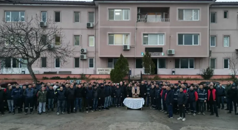 Kocaeli İzmit Fen İşleri'nden Özverili Yılsonu Kutlaması