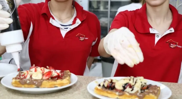 Kocaeli'de 'Beyaz Kalpler'de waffle ile kahve günü