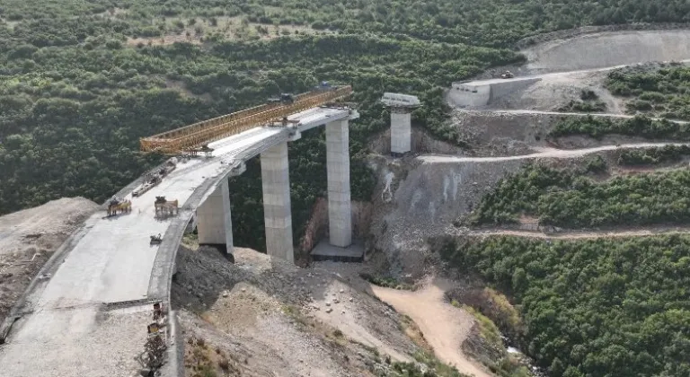 Kocaeli'de Dilovası Hastane Yolu’nda 40 kirişin montajı tamam