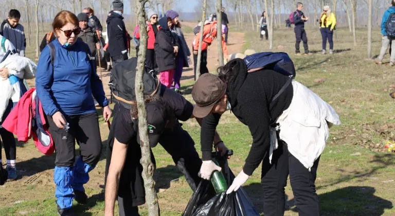 Kocaeli'de Doğa Tutkunları Üçgaziler'in Eşsiz Güzelliğinde Yürüdü