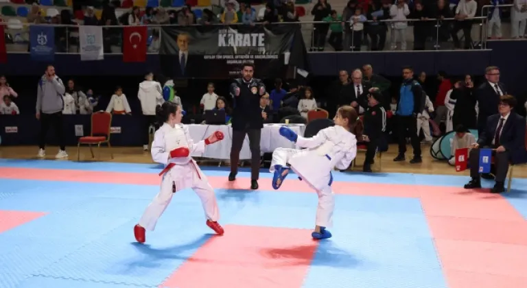 Kocaeli’de Karate Heyecanı: İller Arası Karate Ligi’nde Madalya Heyecanı