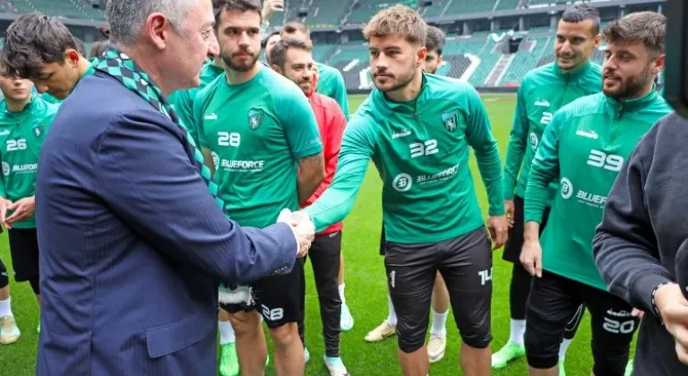 Kocaelispor'a Başkan Büyükakın'dan moral ziyareti