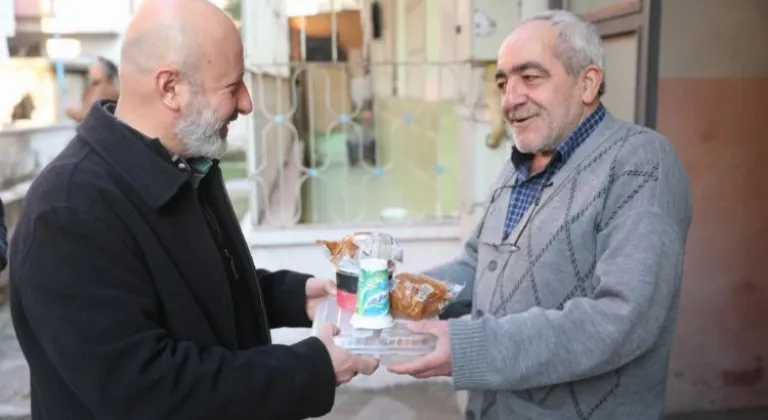 Kocasinan Belediyesi'nden Güzel Hareket: Her Gün Evlere 4 Çeşit Sıcak Yemek Servisi