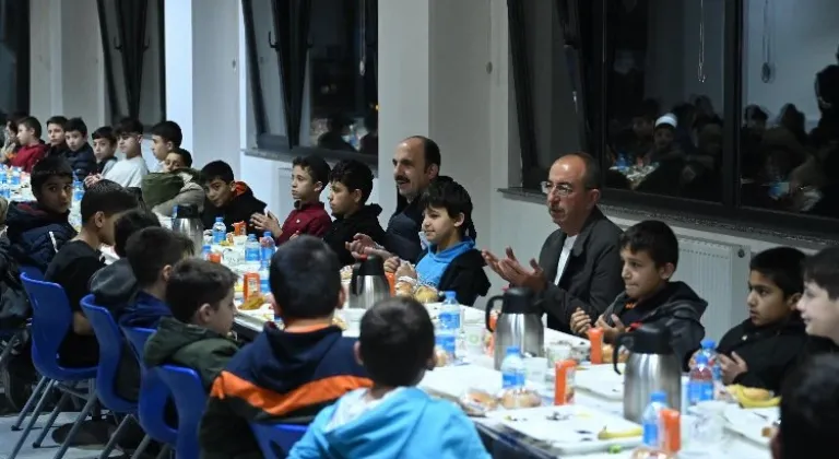 Konya Belediye Başkanları Hafızlık Öğrencileriyle Sahurda Buluştu