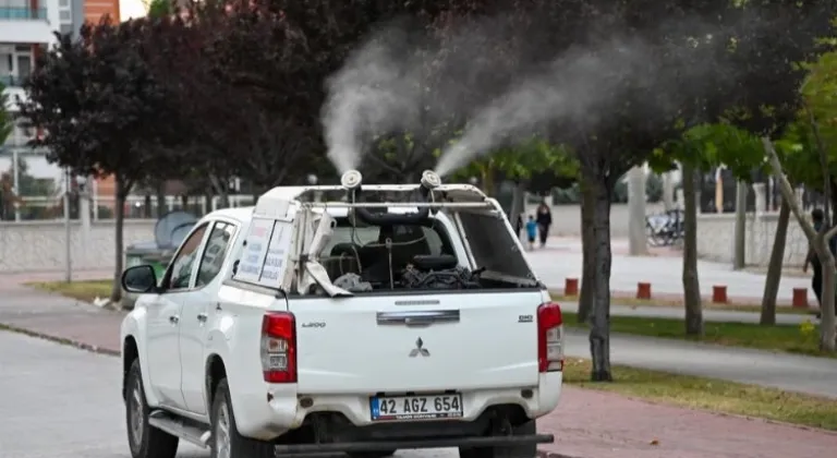 Konya Selçuklu Belediyesi Yaz Aylarında Haşere İlaçlama Çalışmalarını Aralıksız Sürdürüyor