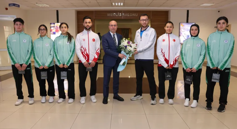 Konya Selçuklu'da Sporcular Başkan Pekyatırmacı'yı Ziyaret Etti