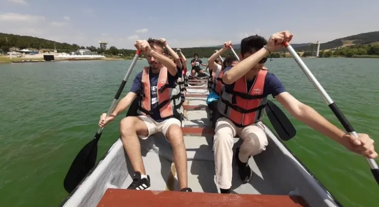 LÖSEV Bursa Dragon Boat Cup Festivali'nde Lösemili Çocuklar İçin Kürek Çekti