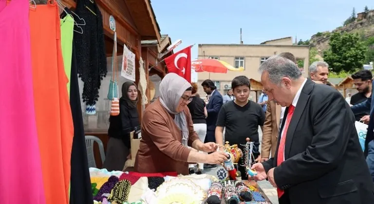 Maharetli Eller Kadın Üretici Pazarı Mevlana Mahallesi'nde Yerini Aldı