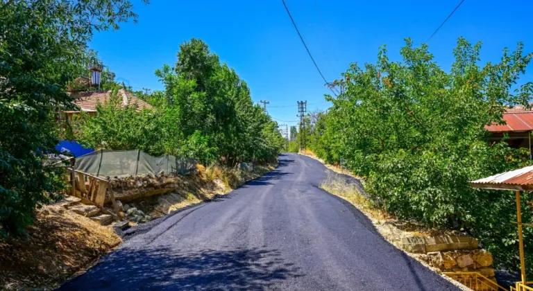 Malatya Büyükşehir Belediye Başkanı Sami Er, Hekimhan'da Yol Çalışmalarını İnceledi