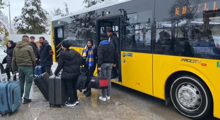 Malatya Büyükşehir, hastalara ve yolda mahsur kalanlara yardım etti