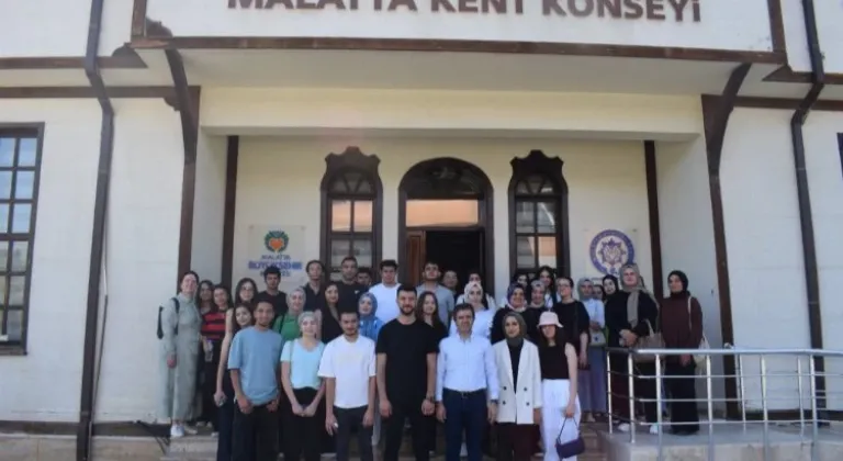 Malatya İnönü Üniversitesi Öğrencileri Malatya Kent Konseyi'ni Ziyaret Etti